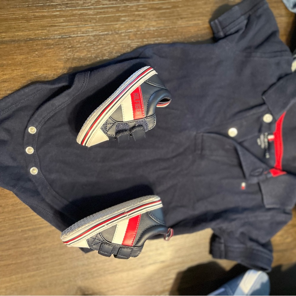 Tommy Hilfiger Onesie with matching shoes size 4C